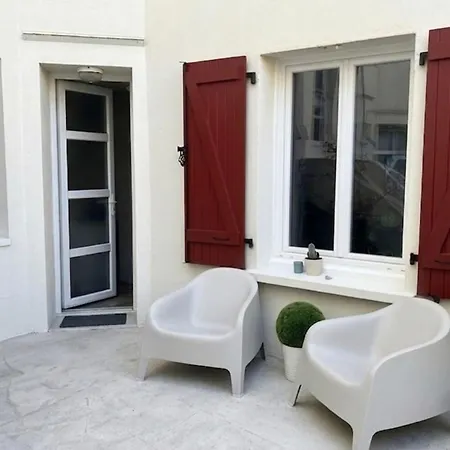 Charming T2 With Terrace Near Biarriz