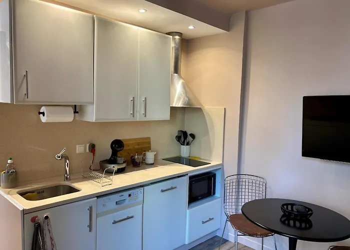 Apartman Charming T2 With Terrace Near *